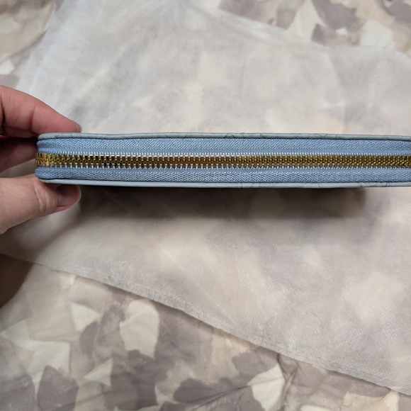 Floral Embossed Blue Wallet - Picture 4 of 5